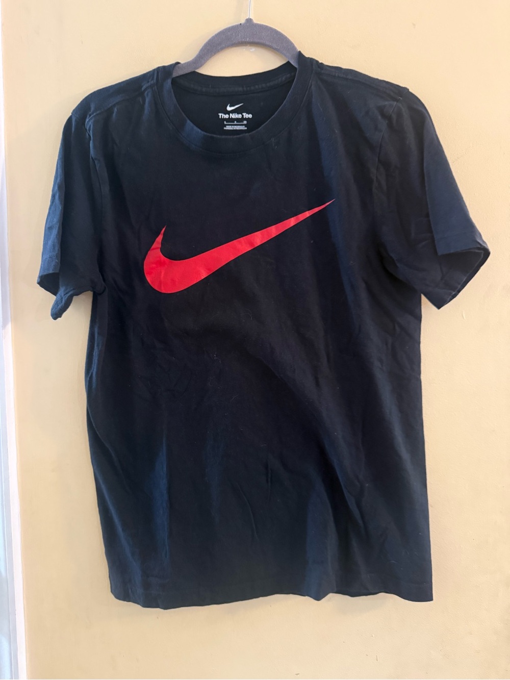 Nike Men's Black T-Shirt with Red Swoosh, small
